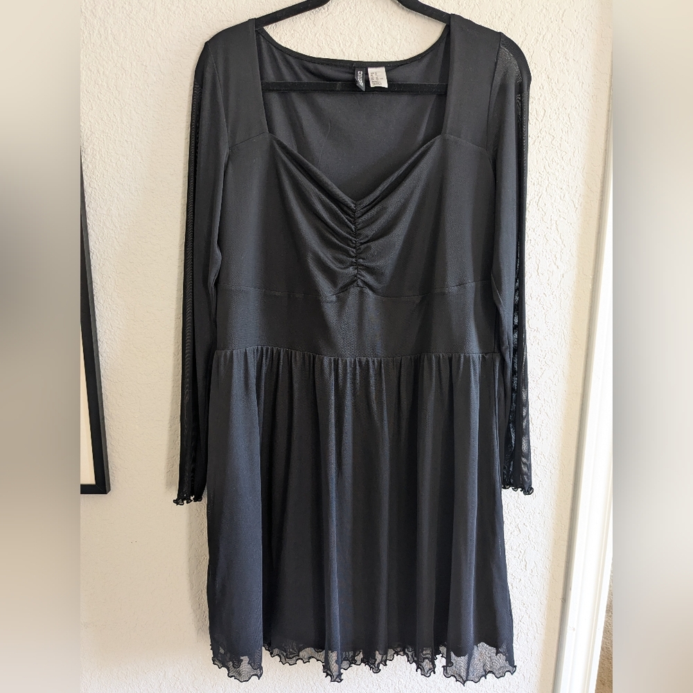 H&M Long Sleeve Dress XL Black Mesh Rushed Chest V Neck Excellent